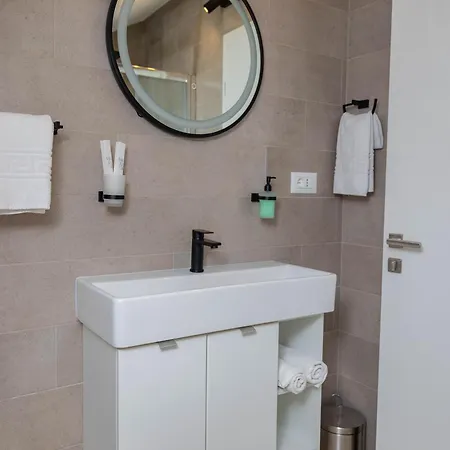 Capello- New With A Old Town View Apartamento